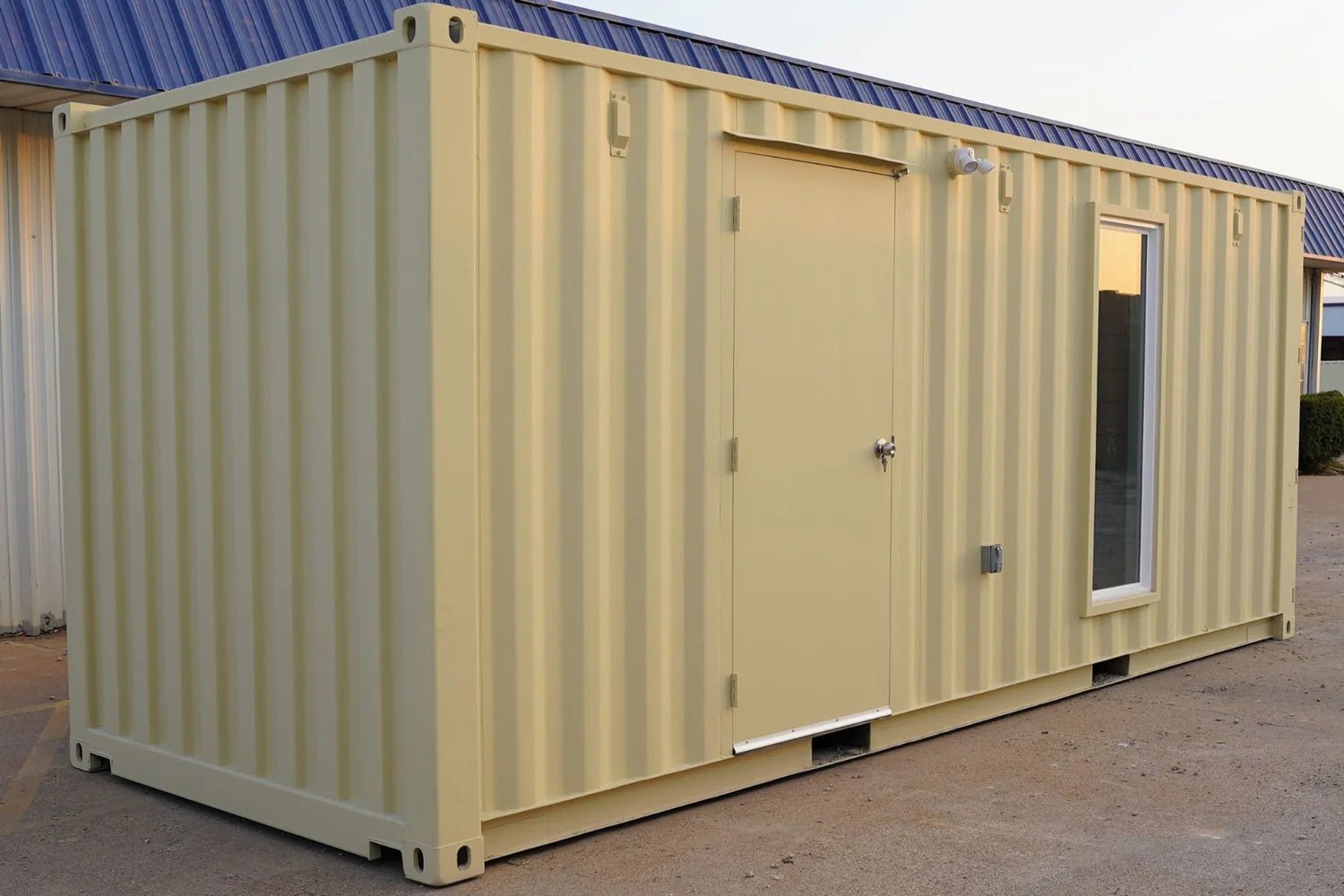 20ft Modern Cabin Shipping Container (20STMCBN) - Image 3