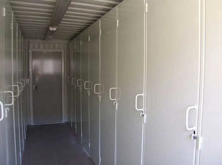 Change Rooms - Image 2